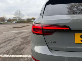 Audi A4 2.0 A4 Black Edition 40 TFSI Semi-Auto 5dr