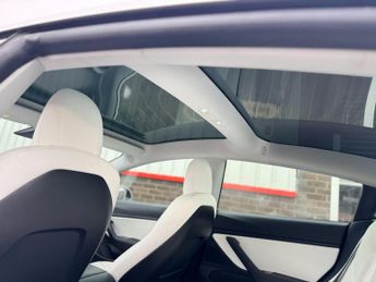 Tesla Model 3 (Dual Motor) Performance Auto 4WDE 4dr (Performance Upgrade)