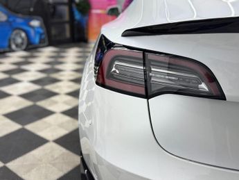 Tesla Model 3 (Dual Motor) Performance Auto 4WDE 4dr (Performance Upgrade)