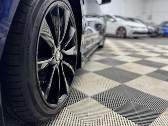 Tesla Model 3 (Dual Motor) Long Range Auto 4WDE 4dr