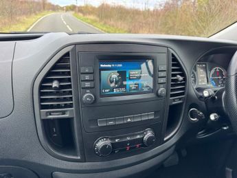 Mercedes-Benz eVito Tourer Premium L3 Auto Electric 9 Seater 100 KWH EX-LWB/PARKTRON
