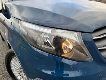 Mercedes-Benz eVito Tourer Premium L3 Auto Electric 9 Seater 100 KWH EX-LWB/PARKTRON