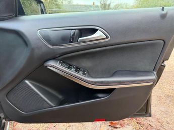 Mercedes-Benz A Class 1.5 A180d AMG Line 7G-DCT Euro 6 (s/s) 5dr