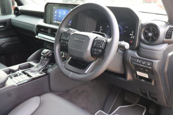 Toyota Land Cruiser COMMERCIAL demo model with roof bars and high gloss black pack