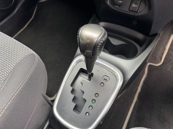 Toyota Yaris VVT-I ICON M-DRIVE S