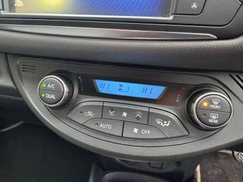 Toyota Yaris VVT-I ICON M-DRIVE S