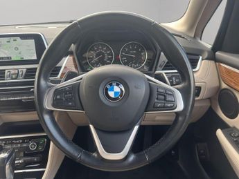 BMW 2 Series 2.0 220i Luxury Auto Euro 6 (s/s) 5dr