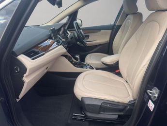 BMW 2 Series 2.0 220i Luxury Auto Euro 6 (s/s) 5dr