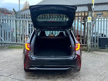 Toyota Corolla 2.0 VVT-h Design Touring Sports CVT Euro 6 (s/s) 5dr