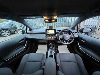 Toyota Corolla 2.0 VVT-h Design Touring Sports CVT Euro 6 (s/s) 5dr