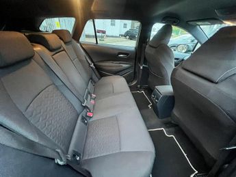 Toyota Corolla 2.0 VVT-h Design Touring Sports CVT Euro 6 (s/s) 5dr