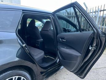 Toyota Corolla 2.0 VVT-h Design Touring Sports CVT Euro 6 (s/s) 5dr