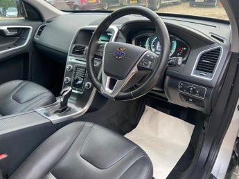 Volvo XC60 2.4 D5 SE Lux Nav Auto AWD Euro 6 (s/s) 5dr