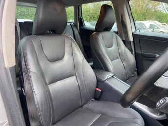 Volvo XC60 2.4 D5 SE Lux Nav Auto AWD Euro 6 (s/s) 5dr