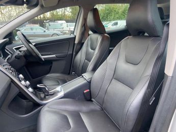 Volvo XC60 2.4 D5 SE Lux Nav Auto AWD Euro 6 (s/s) 5dr
