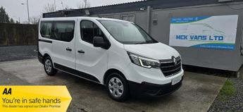 Renault Trafic BUSINESS SL28 SWB 2.0 DCI 150 EU6 9 SEATER MINIBUS
