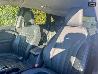 Ford Kuga Vignale SUV 5dr Auto Petrol Plug-in Hybrid CVT 2.5 Duratec 14.4k