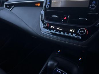 Toyota Corolla 1.8 VVT-h Icon Tech Touring Sports CVT Euro 6 (s/s) 5dr