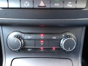Mercedes-Benz B Class B180 BLUEEFFICIENCY SE automatic petrol just 65,000m, 1 owner, U
