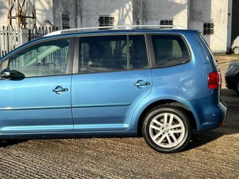 Volkswagen Touran 1.6 TDI BlueMotion Tech SE DSG Euro 5 (s/s) 5dr