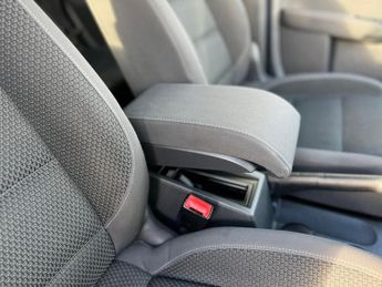Volkswagen Touran 1.6 TDI BlueMotion Tech SE DSG Euro 5 (s/s) 5dr