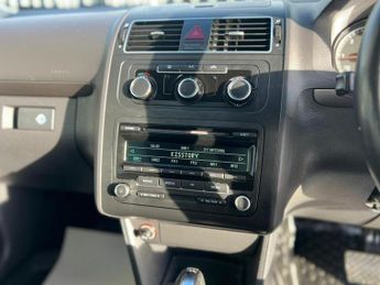 Volkswagen Touran 1.6 TDI BlueMotion Tech SE DSG Euro 5 (s/s) 5dr