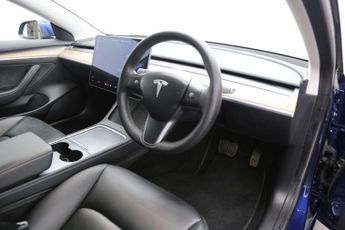 Tesla Model 3 Standard Range Plus Auto RWD 4dr