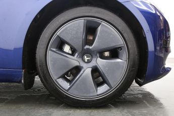 Tesla Model 3 Standard Range Plus Auto RWD 4dr