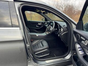 Mercedes-Benz GLC GLC 220D 4M AMG Line Premium Plus Auto Diesel PAN ROOF/360 CAM/M