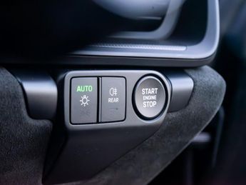 Porsche 911 3.6 T-Hybrid 992 4 GTS Targa 2dr Petrol Hybrid PDK 4WD 541 ps Eu