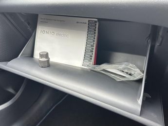 Hyundai IONIQ 38.3kWh Premium SE Auto 5dr