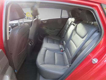 Hyundai IONIQ 38.3kWh Premium SE Auto 5dr