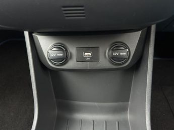 Hyundai IONIQ 38.3kWh Premium SE Auto 5dr