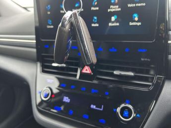Hyundai IONIQ 38.3kWh Premium SE Auto 5dr
