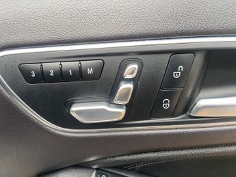 Mercedes-Benz GLA 2.1 GLA200d AMG Line (Premium Plus) 7G-DCT 4MATIC Euro 6 (s/s) 5