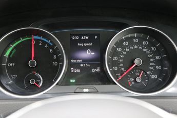 Volkswagen Golf 35.8kWh e-Golf Auto 5dr