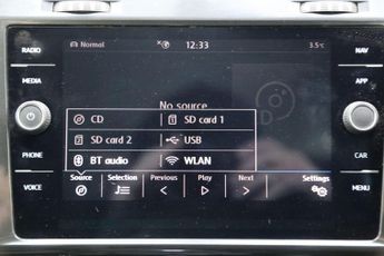 Volkswagen Golf 35.8kWh e-Golf Auto 5dr