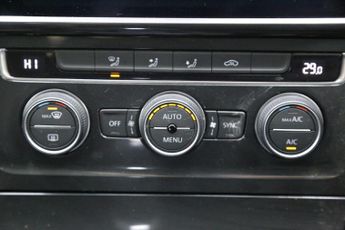 Volkswagen Golf 35.8kWh e-Golf Auto 5dr