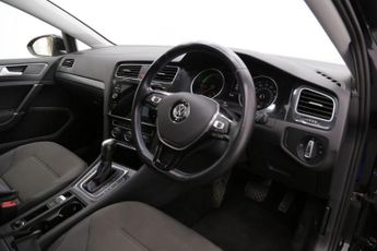 Volkswagen Golf 35.8kWh e-Golf Auto 5dr
