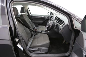 Volkswagen Golf 35.8kWh e-Golf Auto 5dr