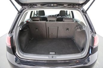 Volkswagen Golf 35.8kWh e-Golf Auto 5dr