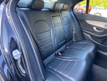 Mercedes-Benz C Class 2.1 C220d AMG Line (Premium Plus) 7G-Tronic+ Euro 6 (s/s) 4dr