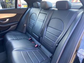 Mercedes-Benz C Class 2.1 C220d AMG Line (Premium Plus) 7G-Tronic+ Euro 6 (s/s) 4dr