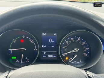 Toyota C-HR 2.0 VVT-h Dynamic SUV 5dr Petrol Hybrid CVT Euro 6 (s/s) (184 ps