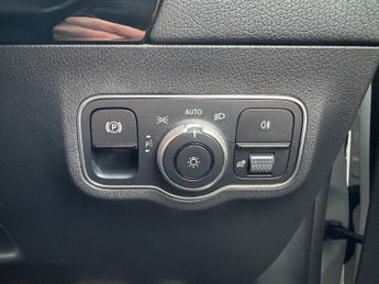 Mercedes-Benz GLA Class GLA 250e Exclusive Edition Premium Petrol Hybrid Auto PARKTRONIC