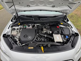 Mercedes-Benz GLA Class GLA 250e Exclusive Edition Premium Petrol Hybrid Auto PARKTRONIC