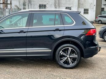 Volkswagen Tiguan 2.0 TDI BlueMotion Tech SE Navigation DSG 4Motion Euro 6 (s/s) 5
