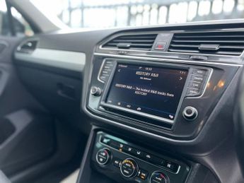 Volkswagen Tiguan 2.0 TDI BlueMotion Tech SE Navigation DSG 4Motion Euro 6 (s/s) 5