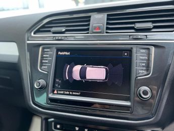Volkswagen Tiguan 2.0 TDI BlueMotion Tech SE Navigation DSG 4Motion Euro 6 (s/s) 5