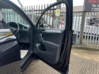 Volkswagen Tiguan 2.0 TDI BlueMotion Tech SE Navigation DSG 4Motion Euro 6 (s/s) 5